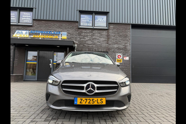 Mercedes-Benz B-Klasse 180 Business Solution AMG | 1E EIGENAAR | 3/6/12MND GARANTIE | LEDER | LED | AUTOMAAT | DAB | CARPLAY | CRUISE | CLIMA | STOELVERWM. |