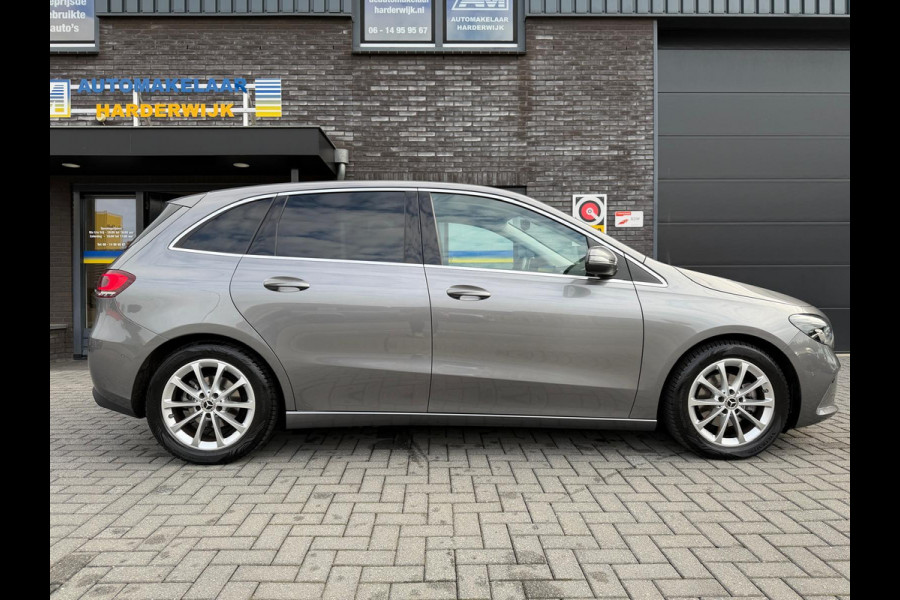 Mercedes-Benz B-Klasse 180 Business Solution AMG | 1E EIGENAAR | 3/6/12MND GARANTIE | LEDER | LED | AUTOMAAT | DAB | CARPLAY | CRUISE | CLIMA | STOELVERWM. |