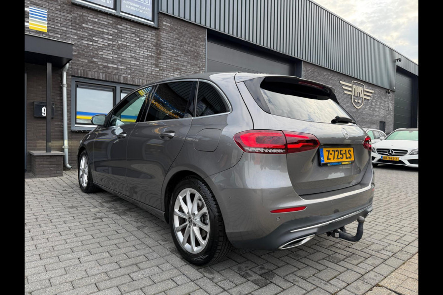 Mercedes-Benz B-Klasse 180 Business Solution AMG | 1E EIGENAAR | 3/6/12MND GARANTIE | LEDER | LED | AUTOMAAT | DAB | CARPLAY | CRUISE | CLIMA | STOELVERWM. |