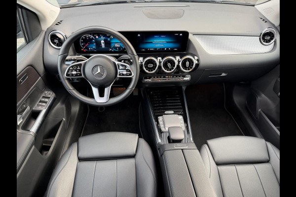 Mercedes-Benz B-Klasse 180 Business Solution AMG | 1E EIGENAAR | 3/6/12MND GARANTIE | LEDER | LED | AUTOMAAT | DAB | CARPLAY | CRUISE | CLIMA | STOELVERWM. |
