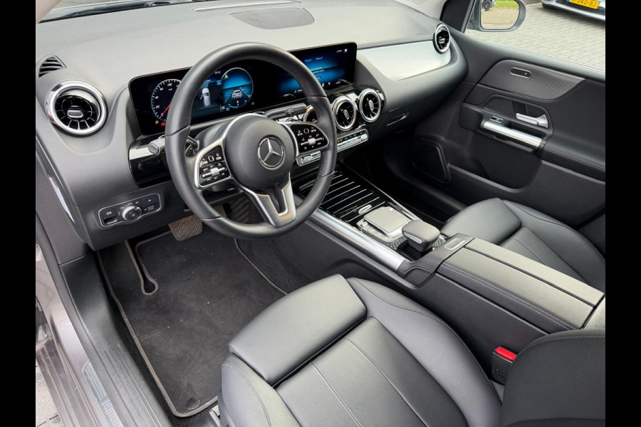 Mercedes-Benz B-Klasse 180 Business Solution AMG | 1E EIGENAAR | 3/6/12MND GARANTIE | LEDER | LED | AUTOMAAT | DAB | CARPLAY | CRUISE | CLIMA | STOELVERWM. |