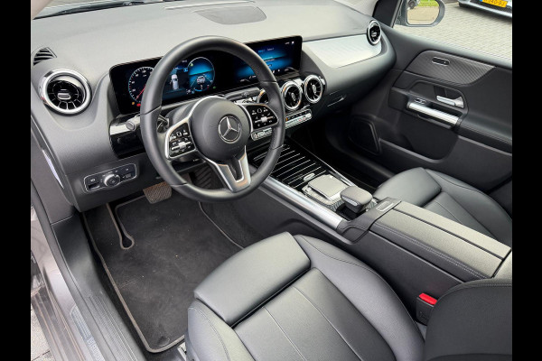 Mercedes-Benz B-Klasse 180 Business Solution AMG | 1E EIGENAAR | 3/6/12MND GARANTIE | LEDER | LED | AUTOMAAT | DAB | CARPLAY | CRUISE | CLIMA | STOELVERWM. |