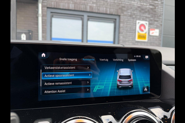 Mercedes-Benz B-Klasse 180 Business Solution AMG | 1E EIGENAAR | 3/6/12MND GARANTIE | LEDER | LED | AUTOMAAT | DAB | CARPLAY | CRUISE | CLIMA | STOELVERWM. |