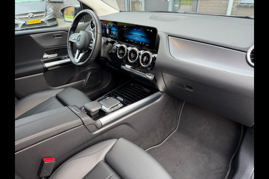 Mercedes-Benz B-Klasse 180 Business Solution AMG | 1E EIGENAAR | 3/6/12MND GARANTIE | LEDER | LED | AUTOMAAT | DAB | CARPLAY | CRUISE | CLIMA | STOELVERWM. |