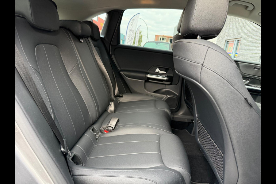 Mercedes-Benz B-Klasse 180 Business Solution AMG | 1E EIGENAAR | 3/6/12MND GARANTIE | LEDER | LED | AUTOMAAT | DAB | CARPLAY | CRUISE | CLIMA | STOELVERWM. |
