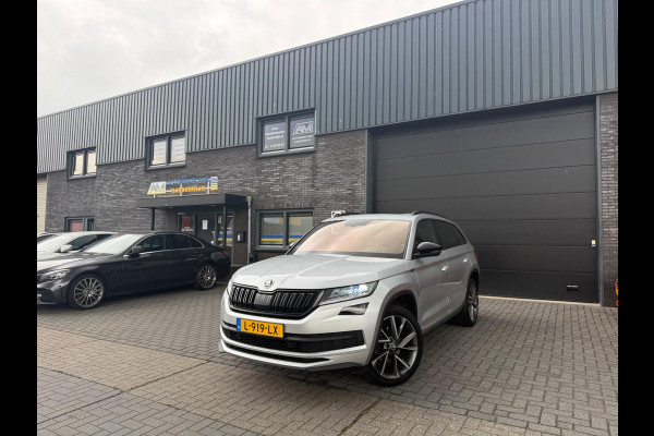 Škoda Kodiaq 1.5 TSI Sportline Business | 1E EIGENAAR | 3/6/12 MND GARANTIE | AUTOMAAT | PANO | LED | DAB | MEMORY | CARPLAY | DIGITAAL COCKPIT | TREKHAAK |