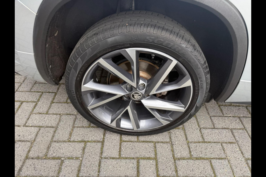 Škoda Kodiaq 1.5 TSI Sportline Business | 1E EIGENAAR | 3/6/12 MND GARANTIE | AUTOMAAT | PANO | LED | DAB | MEMORY | CARPLAY | DIGITAAL COCKPIT | TREKHAAK |