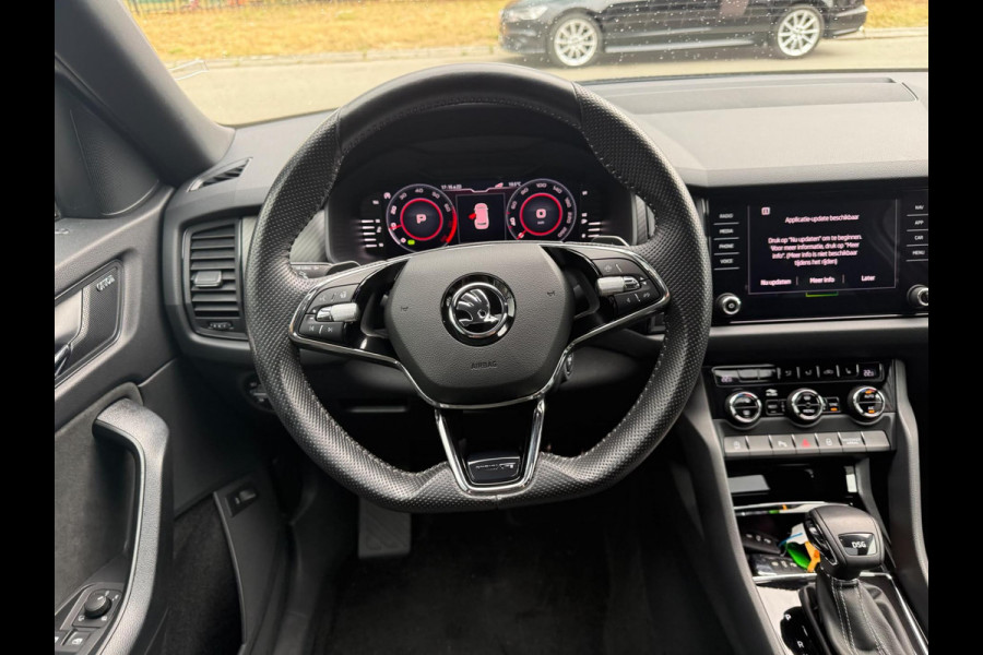 Škoda Kodiaq 1.5 TSI Sportline Business | 1E EIGENAAR | 3/6/12 MND GARANTIE | AUTOMAAT | PANO | LED | DAB | MEMORY | CARPLAY | DIGITAAL COCKPIT | TREKHAAK |