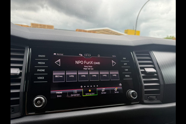 Škoda Kodiaq 1.5 TSI Sportline Business | 1E EIGENAAR | 3/6/12 MND GARANTIE | AUTOMAAT | PANO | LED | DAB | MEMORY | CARPLAY | DIGITAAL COCKPIT | TREKHAAK |