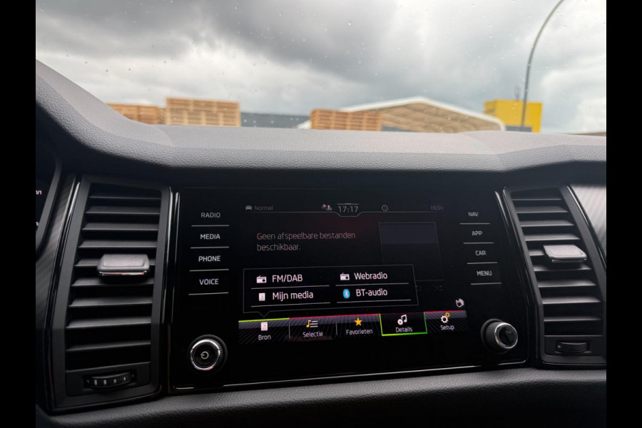 Škoda Kodiaq 1.5 TSI Sportline Business | 1E EIGENAAR | 3/6/12 MND GARANTIE | AUTOMAAT | PANO | LED | DAB | MEMORY | CARPLAY | DIGITAAL COCKPIT | TREKHAAK |
