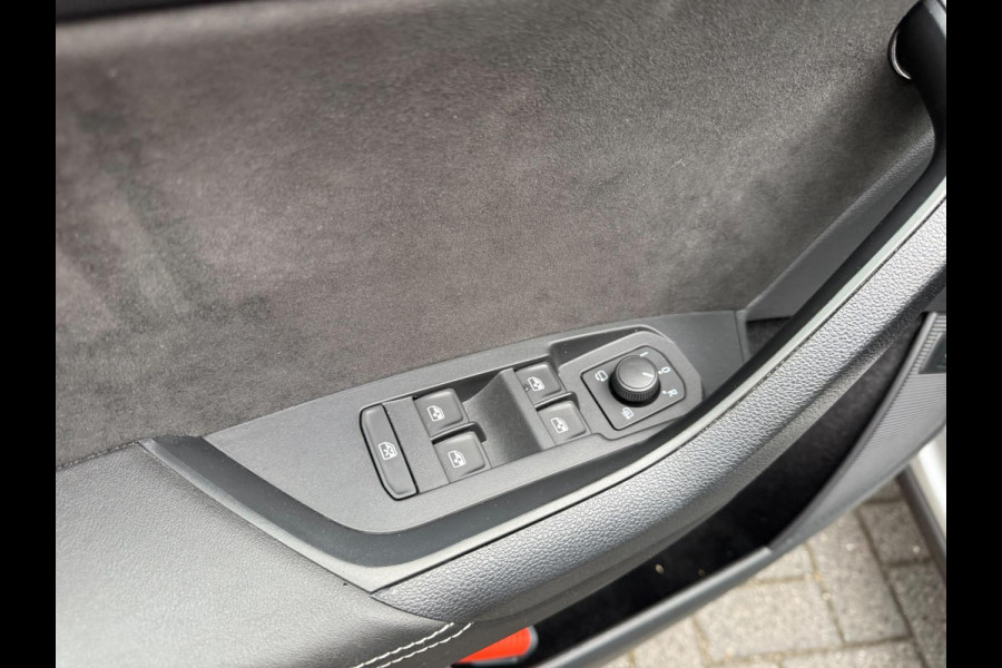 Škoda Kodiaq 1.5 TSI Sportline Business | 1E EIGENAAR | 3/6/12 MND GARANTIE | AUTOMAAT | PANO | LED | DAB | MEMORY | CARPLAY | DIGITAAL COCKPIT | TREKHAAK |