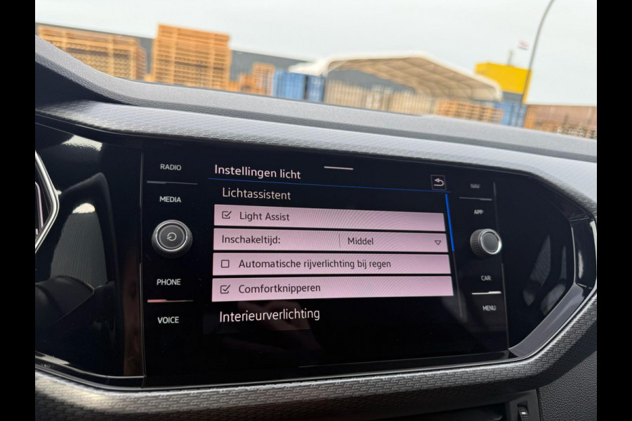 Volkswagen T-Cross 1.0 TSI R-Line | 1E EIGENAAR | 3/6/12MND GARANTIE| AUTOMAAT | LED | CARPLAY | DIGITAAL COCKPIT | DAB | CRUISE |