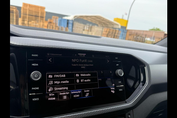 Volkswagen T-Cross 1.0 TSI R-Line | 1E EIGENAAR | 3/6/12MND GARANTIE| AUTOMAAT | LED | CARPLAY | DIGITAAL COCKPIT | DAB | CRUISE |