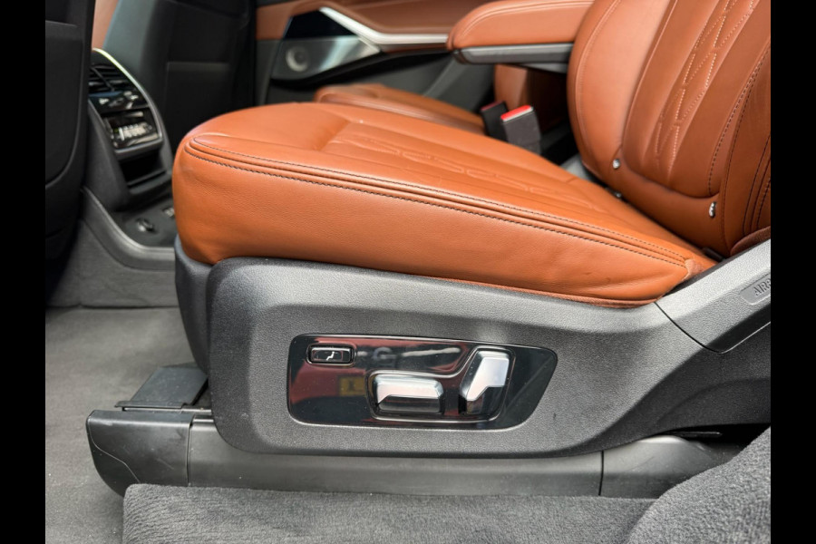BMW X7 xDrive40i 6p. | 2E EIGENAAR | 3/6/12MND GARANTIE| M-SPORT |PANO | LASER | LED | B&W | MASSAGE | CARPLAY | TREKHAAK | DAB | BOMVOL |