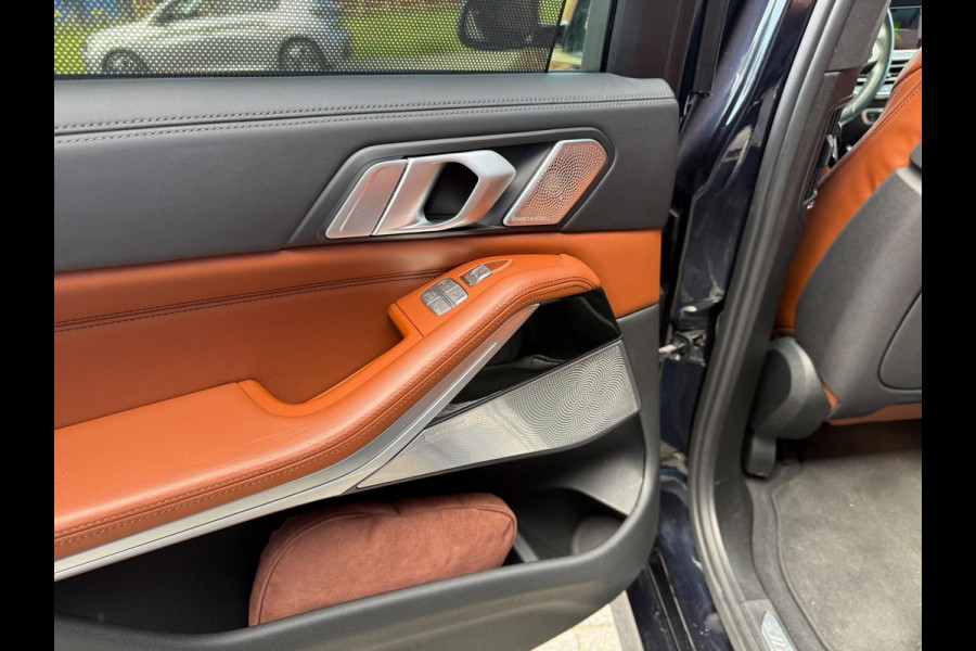 BMW X7 xDrive40i 6p. | 2E EIGENAAR | 3/6/12MND GARANTIE| M-SPORT |PANO | LASER | LED | B&W | MASSAGE | CARPLAY | TREKHAAK | DAB | BOMVOL |
