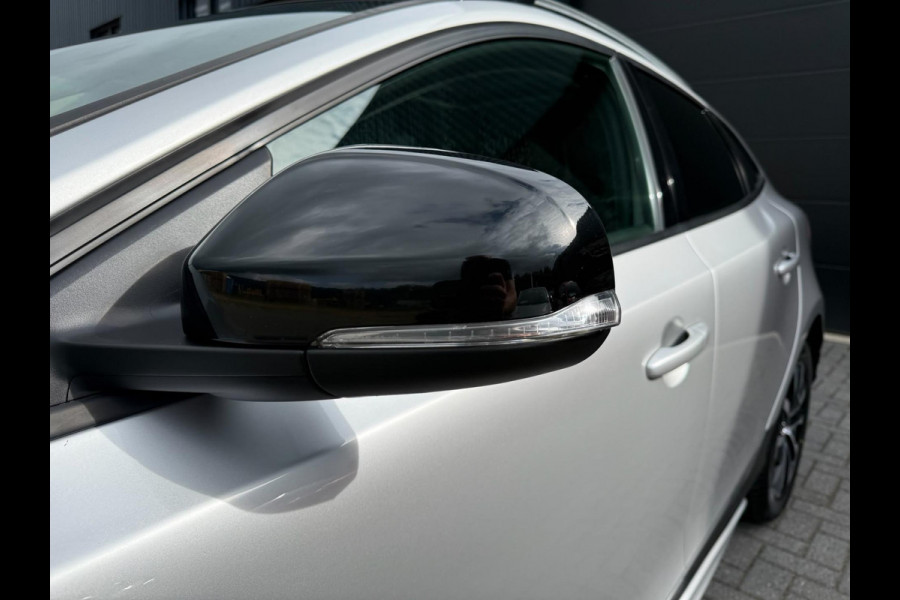 Volvo V40 Cross Country 1.5 T3 Summum | 2E EIGENAAR | 3/6 of 12 MND GARANTIE | PANO DAK | CAMERA | NAVI | MEMORY |
