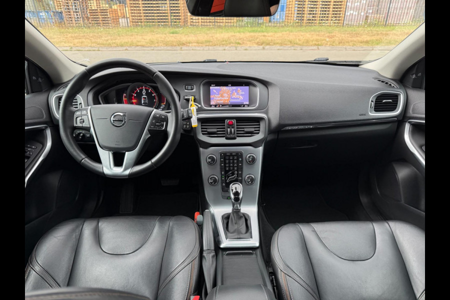 Volvo V40 Cross Country 1.5 T3 Summum | 2E EIGENAAR | 3/6 of 12 MND GARANTIE | PANO DAK | CAMERA | NAVI | MEMORY |