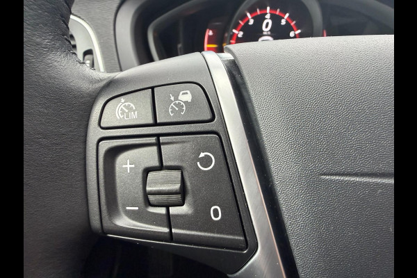 Volvo V40 Cross Country 1.5 T3 Summum | 2E EIGENAAR | 3/6 of 12 MND GARANTIE | PANO DAK | CAMERA | NAVI | MEMORY |