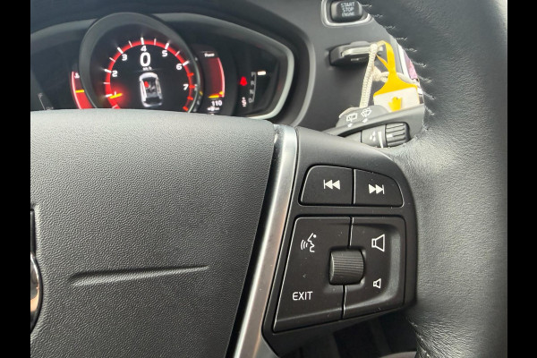 Volvo V40 Cross Country 1.5 T3 Summum | 2E EIGENAAR | 3/6 of 12 MND GARANTIE | PANO DAK | CAMERA | NAVI | MEMORY |