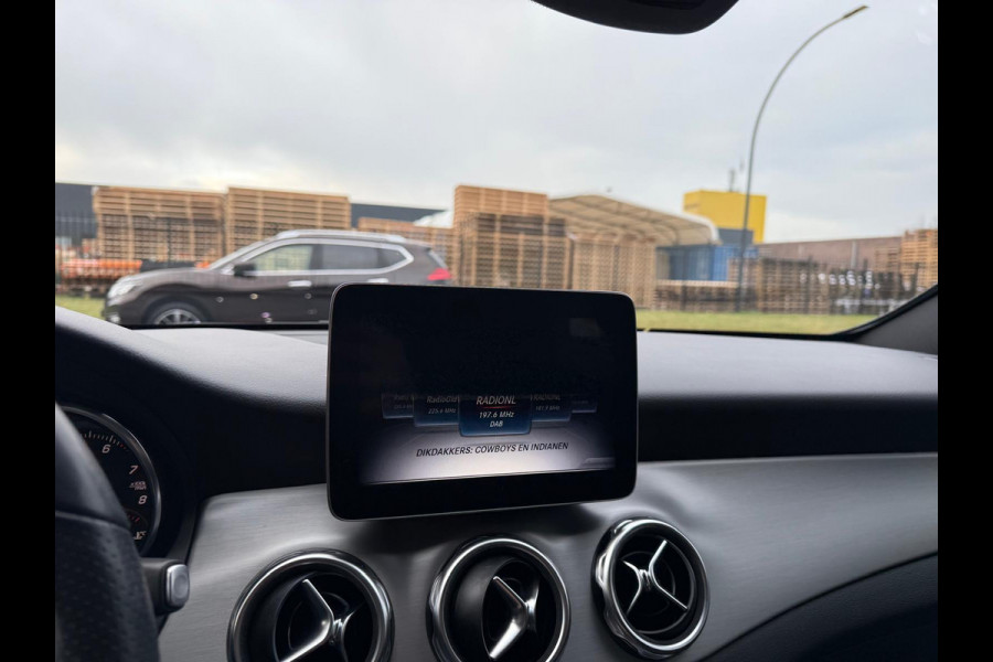 Mercedes-Benz GLA 250 Premium Plus | 1E EIGENAAR | 3/6/12MND GARANTIE | LED | DAB | TREKHAAK | CRUISE | PANO |