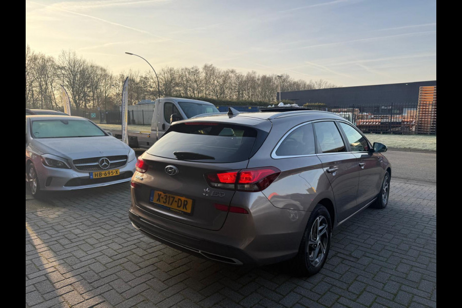 Hyundai i30 Wagon 1.5 T-GDi MHEV Premium | 1E EIGENAAR | 3/6/12MND GARANTIE| LED | CARPLAY | SCHUIFDAK | DAB | NAVI | CRUISE | 160PK |