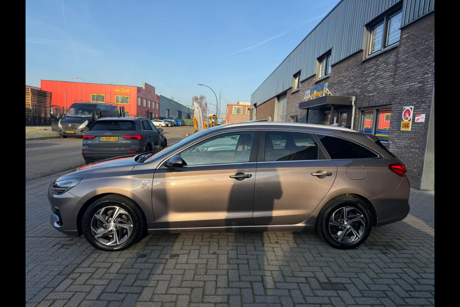 Hyundai i30 Wagon 1.5 T-GDi MHEV Premium | 1E EIGENAAR | 3/6/12MND GARANTIE| LED | CARPLAY | SCHUIFDAK | DAB | NAVI | CRUISE | 160PK |