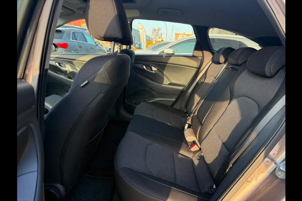Hyundai i30 Wagon 1.5 T-GDi MHEV Premium | 1E EIGENAAR | 3/6/12MND GARANTIE| LED | CARPLAY | SCHUIFDAK | DAB | NAVI | CRUISE | 160PK |