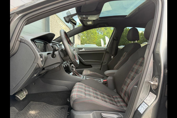 Volkswagen Golf 2.0 TSI GTI Performance | 3/6/12MND GARANTIE | PANO | LED | ACC | TREKHAAK | NAVI | STOELVERW. |