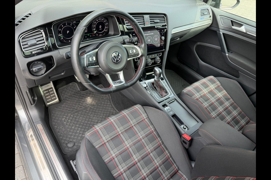 Volkswagen Golf 2.0 TSI GTI Performance | 3/6/12MND GARANTIE | PANO | LED | ACC | TREKHAAK | NAVI | STOELVERW. |