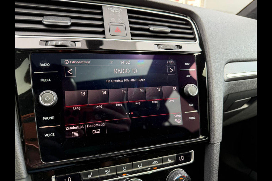 Volkswagen Golf 2.0 TSI GTI Performance | 3/6/12MND GARANTIE | PANO | LED | ACC | TREKHAAK | NAVI | STOELVERW. |