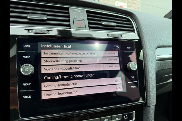 Volkswagen Golf 2.0 TSI GTI Performance | 3/6/12MND GARANTIE | PANO | LED | ACC | TREKHAAK | NAVI | STOELVERW. |