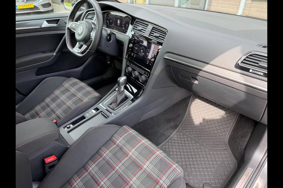 Volkswagen Golf 2.0 TSI GTI Performance | 3/6/12MND GARANTIE | PANO | LED | ACC | TREKHAAK | NAVI | STOELVERW. |