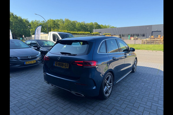Mercedes-Benz B-Klasse 180 Business Solution AMG | 3/6/12MND GARANTIE | AUTOMAAT | LED | CRUISE | CARPLAY | DAB | AIRCO | STOELVERWM. |