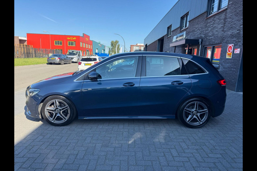 Mercedes-Benz B-Klasse 180 Business Solution AMG | 3/6/12MND GARANTIE | AUTOMAAT | LED | CRUISE | CARPLAY | DAB | AIRCO | STOELVERWM. |