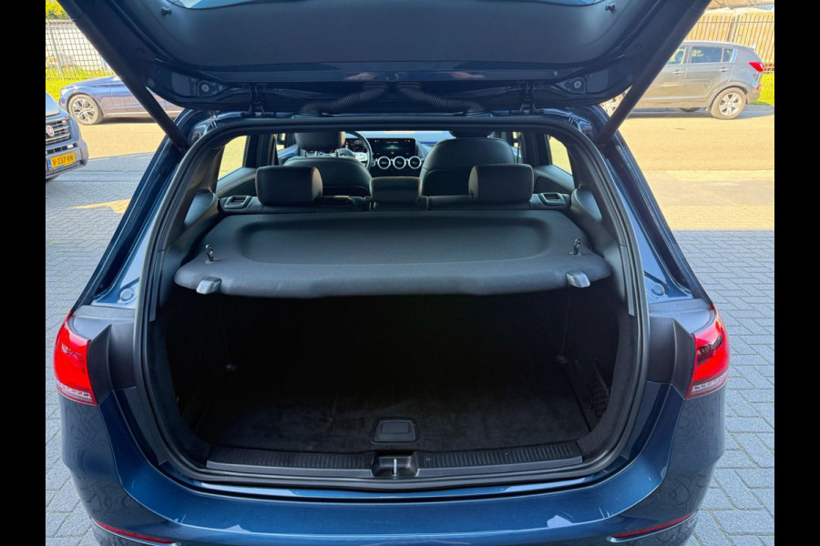 Mercedes-Benz B-Klasse 180 Business Solution AMG | 3/6/12MND GARANTIE | AUTOMAAT | LED | CRUISE | CARPLAY | DAB | AIRCO | STOELVERWM. |