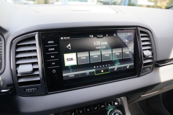 Škoda Karoq 1.5 TSI ACT Sportline Business|Prijs rijklaar incl.12 mnd garantie| Navi Keyless Stoel/Stuur+achterbank verw. Carplay