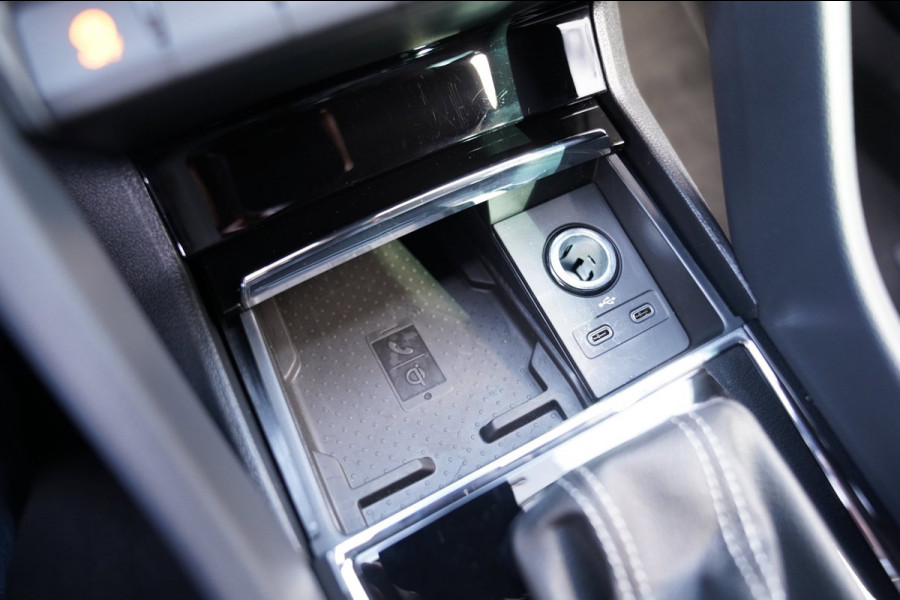 Škoda Karoq 1.5 TSI ACT Sportline Business|Prijs rijklaar incl.12 mnd garantie| Navi Keyless Stoel/Stuur+achterbank verw. Carplay