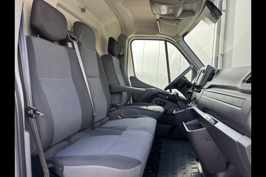 Nissan NV400 2.3 dCi 136 PK / GLASRESTEEL / L1H1 / IMPERIAAL / TREKHAAK / CAMERA / NAVI / ECC / CRUISE