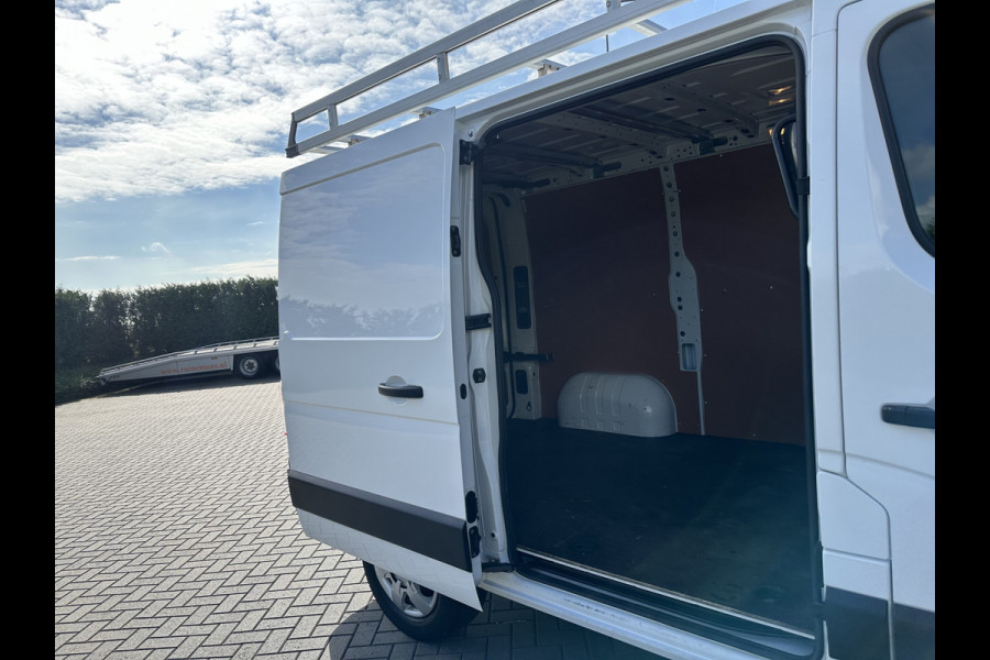 Nissan NV400 2.3 dCi 136 PK / GLASRESTEEL / L1H1 / IMPERIAAL / TREKHAAK / CAMERA / NAVI / ECC / CRUISE
