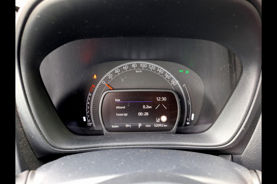 Toyota Aygo X 1.0 VVT-i MT Under Cover Automaat | Special Edition | Climate  | Navi | Camera | CC | 18"LM velgen |
