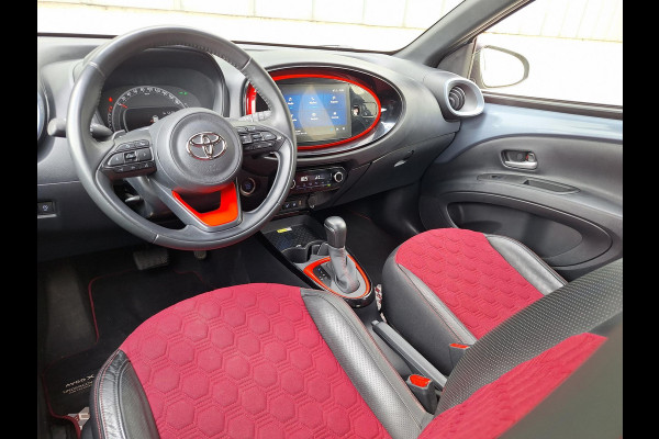 Toyota Aygo X 1.0 VVT-i MT Under Cover Automaat | Special Edition | Climate  | Navi | Camera | CC | 18"LM velgen |