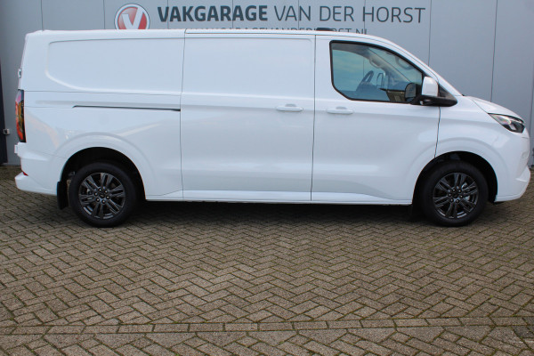Ford E-Transit Custom 340 L2H1 'Limited' 71kWh-160kWh/218pk ELEKTRISCH ! Juni 2026, slechts 1.500km ! Trekgewicht 2.300kg. Autm. airco, stoel-, stuur-, spiegel- en voorraamverw., navigatie, telefoonvoorb., 3-zits, lane- en side assist, 360gr. camera etc.