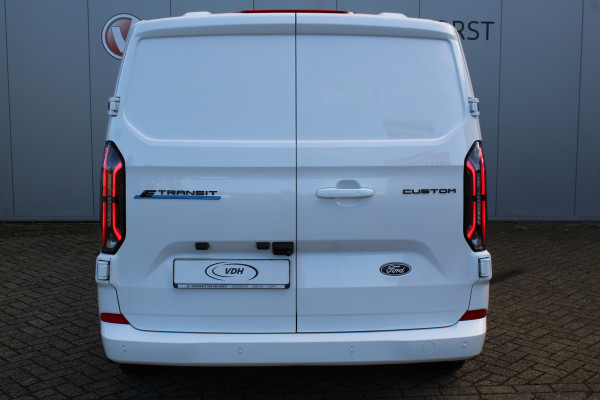 Ford E-Transit Custom 340 L2H1 'Limited' 71kWh-160kWh/218pk ELEKTRISCH ! Juni 2026, slechts 1.500km ! Trekgewicht 2.300kg. Autm. airco, stoel-, stuur-, spiegel- en voorraamverw., navigatie, telefoonvoorb., 3-zits, lane- en side assist, 360gr. camera etc.
