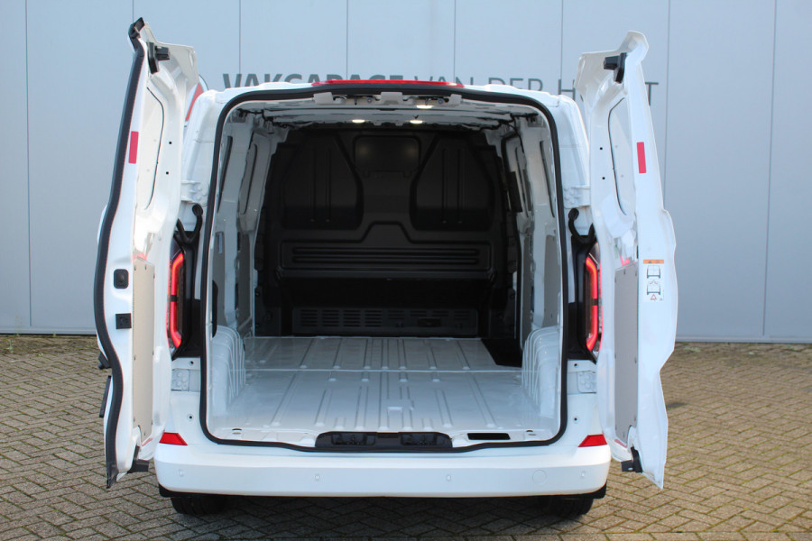 Ford E-Transit Custom 340 L2H1 'Limited' 71kWh-160kWh/218pk ELEKTRISCH ! Juni 2026, slechts 1.500km ! Trekgewicht 2.300kg. Autm. airco, stoel-, stuur-, spiegel- en voorraamverw., navigatie, telefoonvoorb., 3-zits, lane- en side assist, 360gr. camera etc.