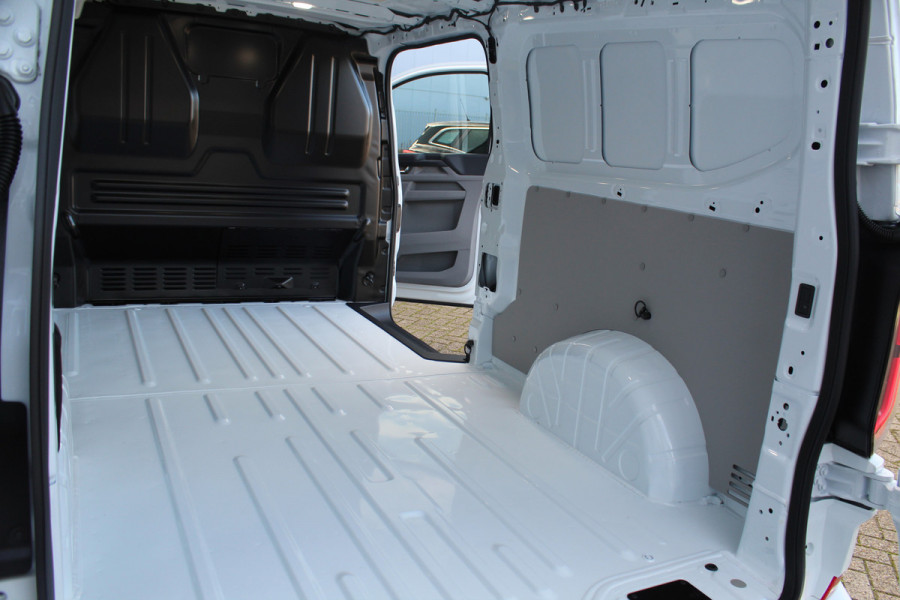 Ford E-Transit Custom 340 L2H1 'Limited' 71kWh-160kWh/218pk ELEKTRISCH ! Juni 2026, slechts 1.500km ! Trekgewicht 2.300kg. Autm. airco, stoel-, stuur-, spiegel- en voorraamverw., navigatie, telefoonvoorb., 3-zits, lane- en side assist, 360gr. camera etc.