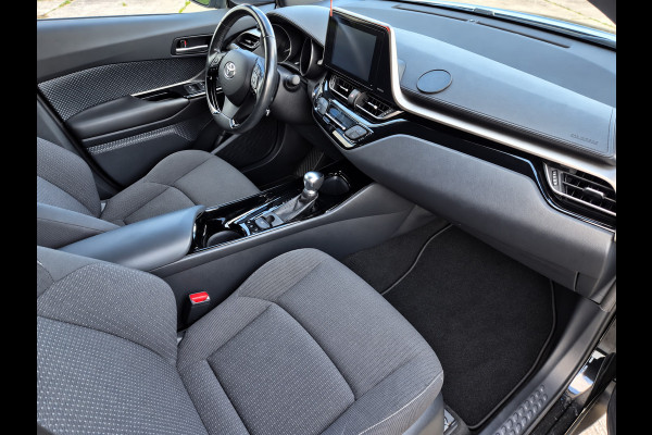 Toyota C-HR 1.8 Hybrid Dynamic Cruise! Line Assist! Acc! Camera! Stoelverwarming! Navi! Dab! Airco! Automaat! Mistlampen!