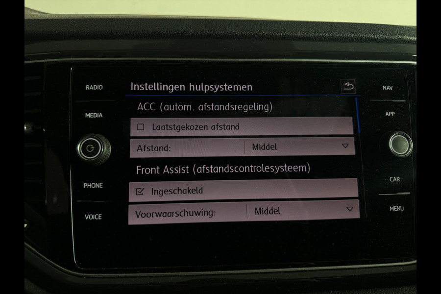 Volkswagen T-Roc 1.5 TSI Sport Pano|Keyless|Camera|Sfeer|ACC
