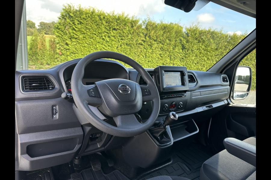 Nissan NV400 2.3 dCi 136 PK / GLASRESTEEL / L1H1 / IMPERIAAL / TREKHAAK / CAMERA / NAVI / ECC / CRUISE