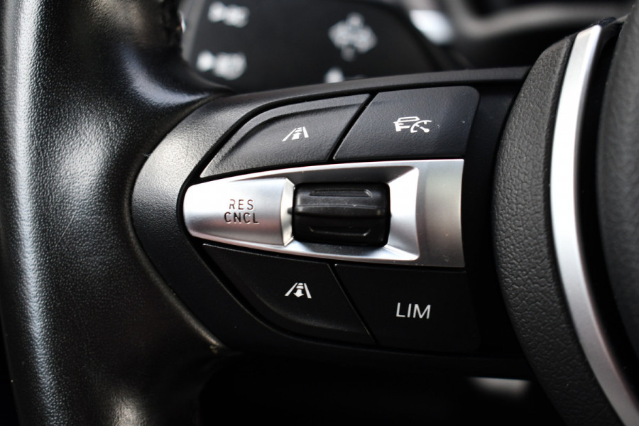 BMW X2 xDrive25e M-Sport Pano HUD ACC Camera 19inch Shadow-line