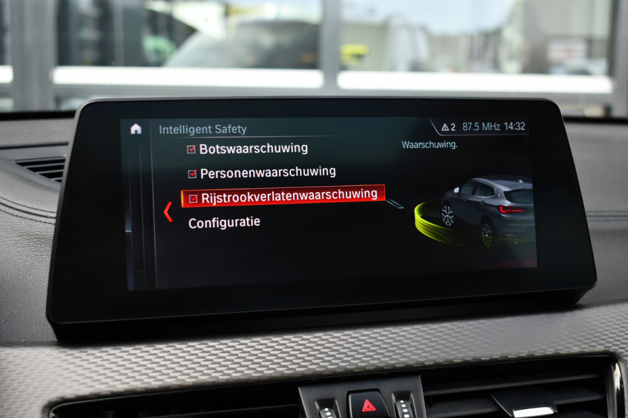BMW X2 xDrive25e M-Sport Pano HUD ACC Camera 19inch Shadow-line